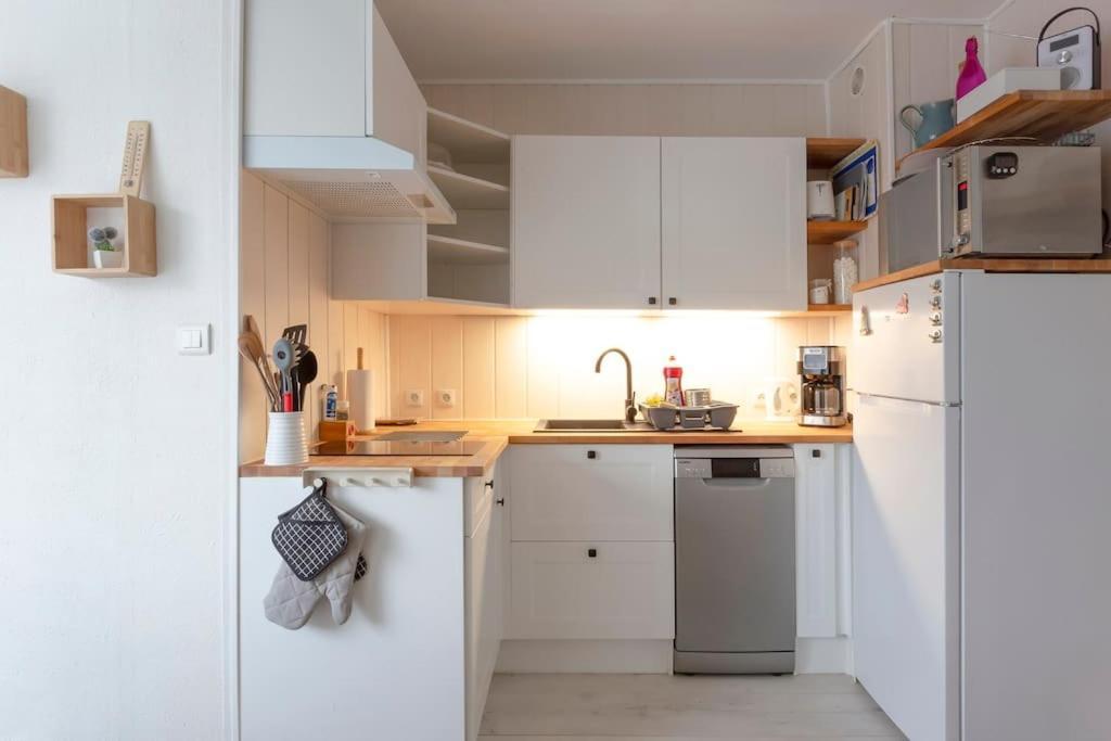 Chez Laurence - Elegant Appartement Climatise Avec Wifi Et Parking Ла Гранде-Моте Екстериор снимка