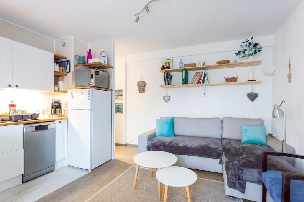 Chez Laurence - Elegant Appartement Climatise Avec Wifi Et Parking Ла Гранде-Моте Екстериор снимка